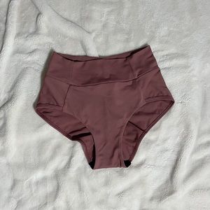 Mila Krasna Nadja Bottom